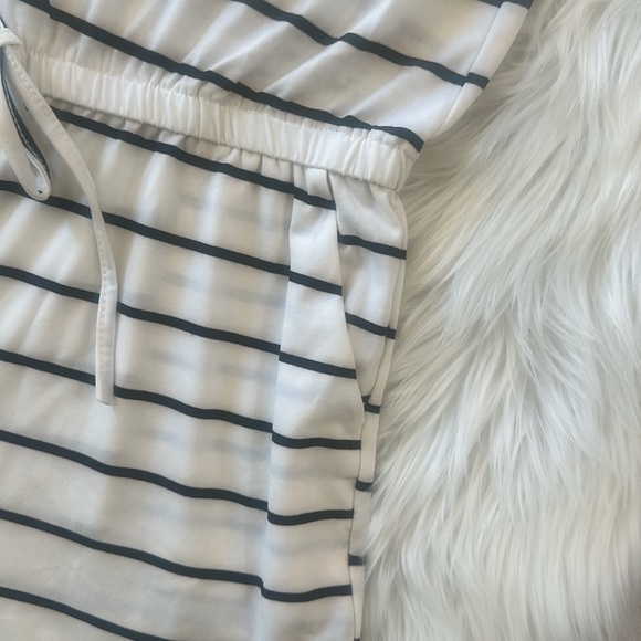 Women's Summer Sleeveless Scoop Neck Strips Beach Jumpsuit Rompers with Pockets - Picture 6 of 8